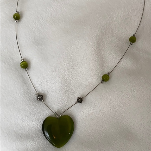 $20 1” Green Heart Pendant 18” Beaded Necklace - Picture 6 of 8